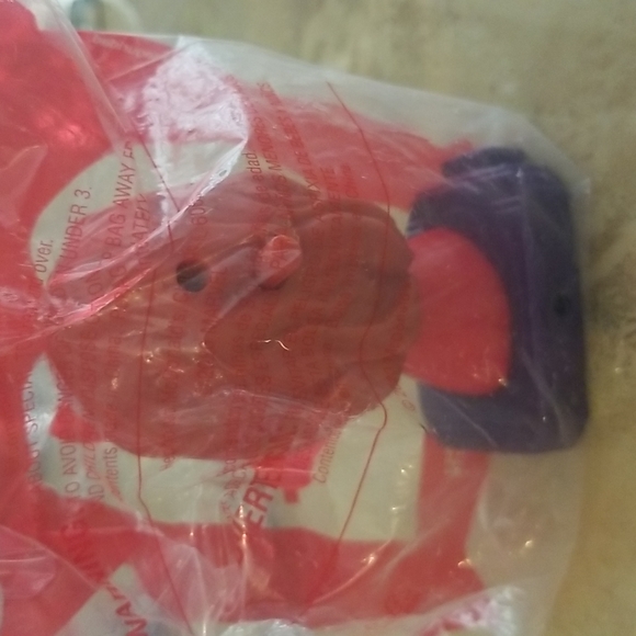 Wanda Maximoff Action Figure - Picture 3 of 3